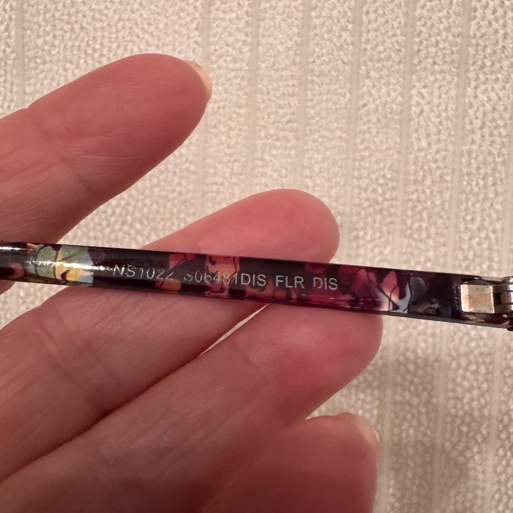 Subtle but DISNEY - Minnie Bow on the bow of the sunglasses - ADULT - Picture 3 of 6